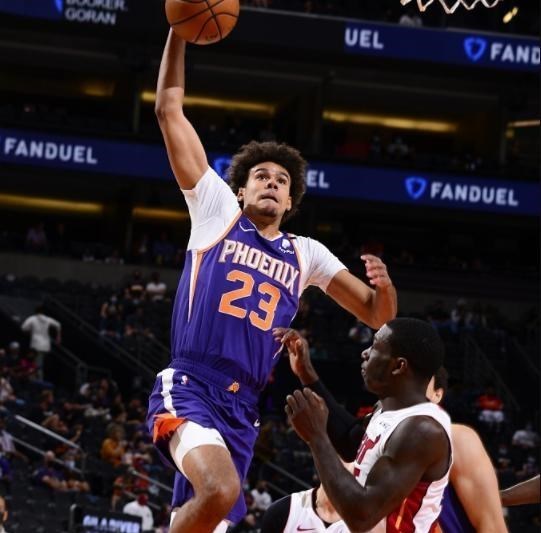 热火队|栽了!首发赢21分,替补却狂输41分,巴特勒沮丧离场,保罗笑开花