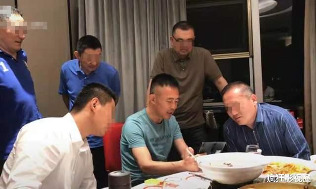 侯勇|前妻比自己小11岁，又娶比自己小20岁娇妻的侯勇，如今怎样了？