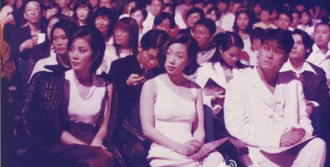 许美静|46岁天后变“疯女人”：当年叫板王菲，如今无家可归，她怎么了？