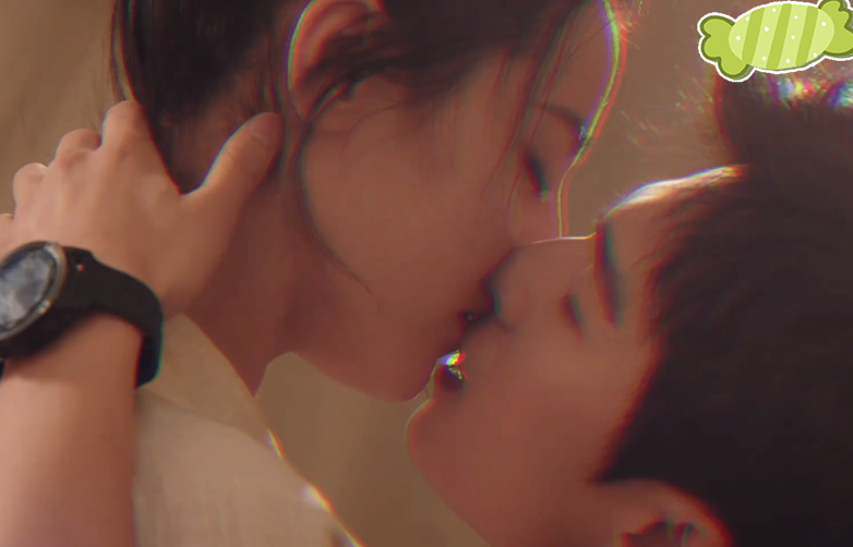 乔晶晶|杨洋太会“亲”了，荣耀夫妇吻戏高能撒糖，连看3遍片花不过瘾