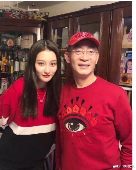 六小龄童|六小龄童的女儿，为何至今无人敢娶？看了这张照片瞬间明白了