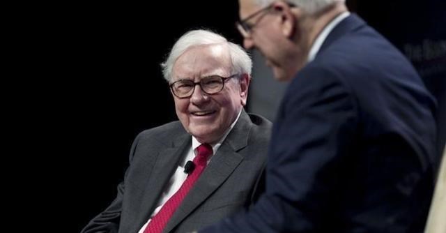 巴菲特 90岁巴菲特的忠告：越没出息的男人，越爱干这三件事，建议远离