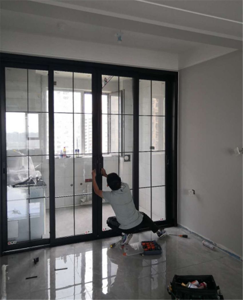 厨房推拉门，选吊轨好还是地轨好？一对比，发现自己选错了