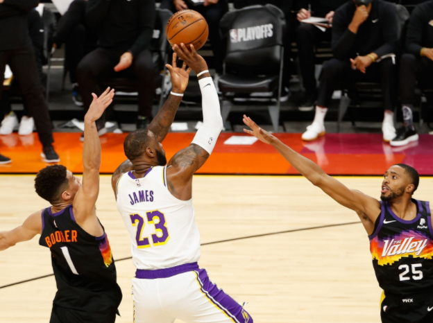 安东尼·戴维斯|55+23+8!太阳双巨头打爆湖人内外线,浓眉哥16中5遭完爆,老詹带不动