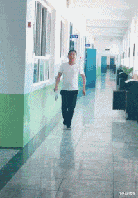 心电图 “现在医生这么大胆了吗，扎双马尾上班？”这心电图能正常吗