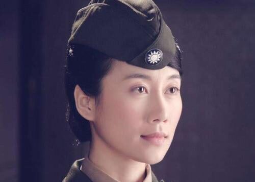 温峥嵘|她为让父母住上豪宅，接戏不看剧本，不停演烂片，今43岁无人敢娶！