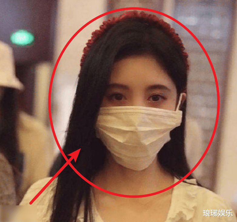 鞠婧祎|罗云熙模仿鞠婧祎，戴大口罩在机场被吐槽，一个小细节却拉回好感