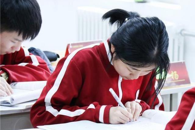 高考|2022浙江高考选考落幕，全省57.67万考生参加，同期增加了3万多人