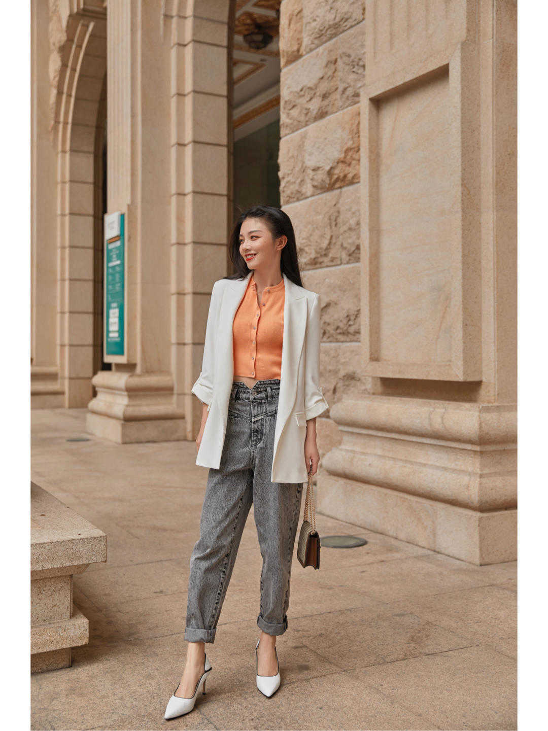 何有强|小个子女生入秋就这么穿,蓝色衬衫搭高腰裤又飒又美,显高又显瘦