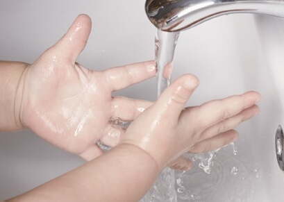 树艺蛙APP|最小三岁！莆田小勇士们独立隔离检查，网友评论：行李都比娃高了