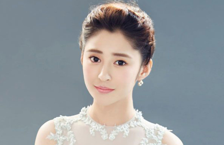 李心艾 李心艾减肥失败了，但她穿上古装后，网友：杨贵妃的最佳人选