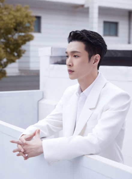 张艺兴|周迅张艺兴出席活动罕同框，造型养眼气质搭，被赞又一对豪门姐弟