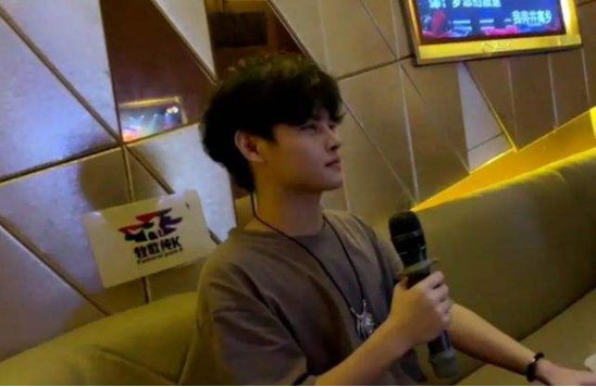 露娜|国服第一露娜北慕与变装达人刘二萌联动，能否擦出别样的火花