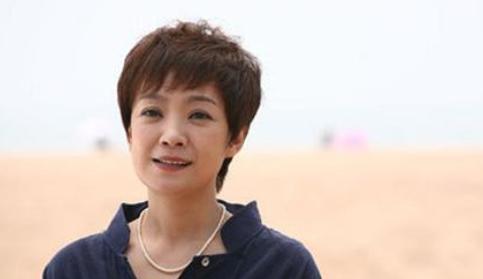 张嘉益|离开富豪老公后，她携24亿巨款再嫁张嘉译，51岁活成人生赢家