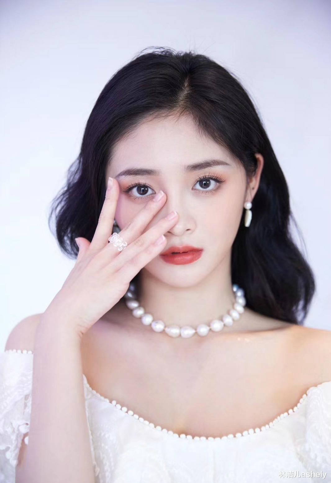 林洁儿ashely|不怕绿茶会撒娇,就怕会画茶艺妆,鞠婧祎周洁琼同款真是楚楚动人