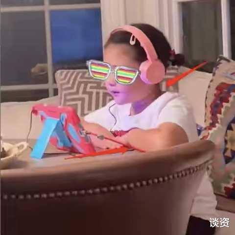 何洁|何洁二女儿近照曝光，白白胖胖太像妈妈，5岁宝妹好可爱