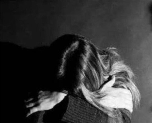 深圳市 深圳一女子多次家暴8岁女儿，虐死后将其焚尸，重男轻女是主因？