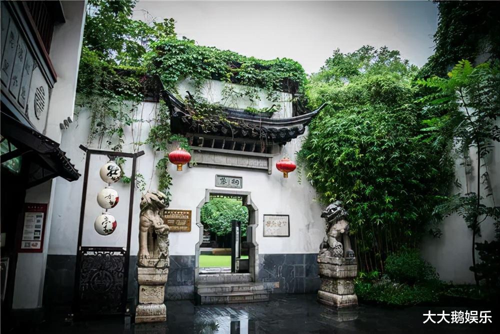 海清|海清，为女演员出头被批低情商，拒绝潜规则，她的底气来自于家族