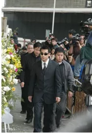 桃花马上石榴裙|赵文卓“人设崩塌”?