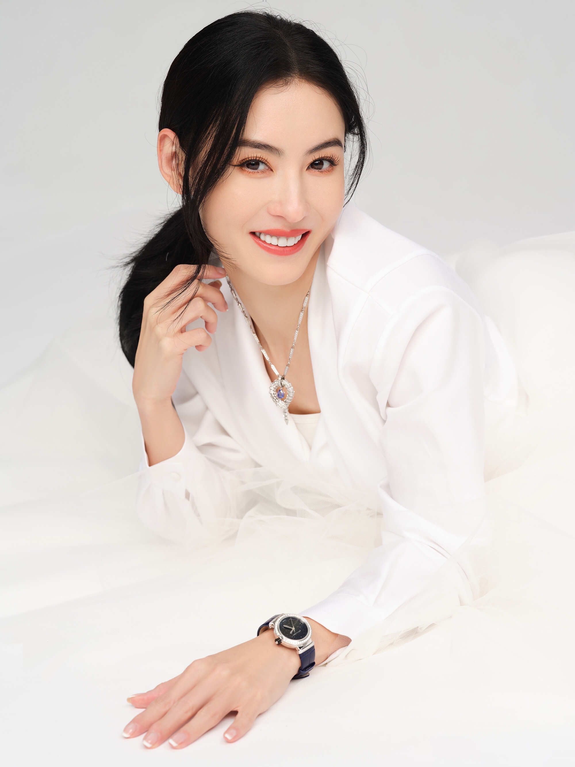 张柏芝|张柏芝的美影响了几代人，如今到了中年阶段，依然美成穿衣典范 。