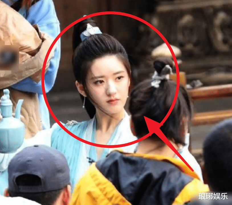 杨紫|同一款青衣造型，79斤的赵露思遇上杨紫，差距原来都在体重上