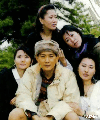 不丹老國王和兒子站一起像兄弟，娶4個親姐妹，生下5朵雪域金花-圖5