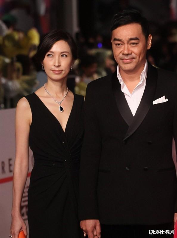 刘青云|羡煞旁人!影帝刘青云携妻街头十指紧扣看医生,结婚23年爱得痴缠