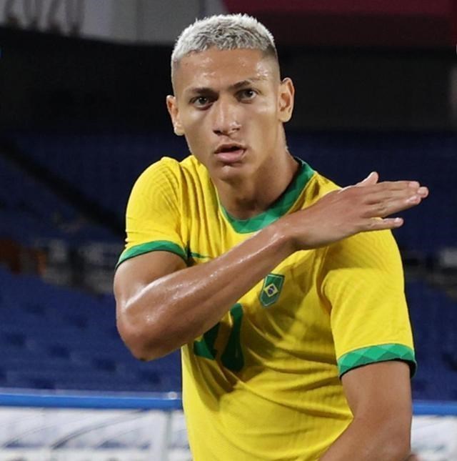 文竹妈妈怎么说|巴西球员攻破德国割喉庆祝，保利尼奥攻破北京国安也有这个动作！