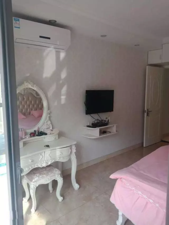 人生第一套70平新房,终于装修完工啦,效果还不错,一家人很满意