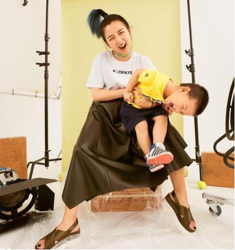 何洁|歌手何洁如今所住的房子，吸金能力大不如前，住的房子真普通