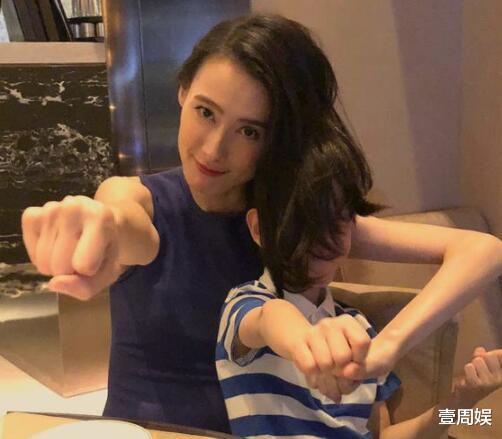 明星|未婚生子的女明星越来越多，有人活出自我，有的活得像个笑话！