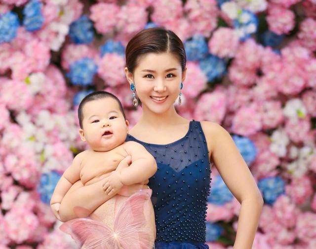 韩雪|“从不接吻戏”的2位明星，韩雪上榜，她连初吻都给了老公！