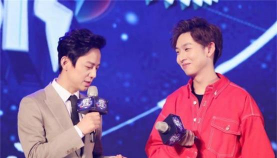 何炅|湖南卫视开始捧新人了,何炅的“接班人”出现了!