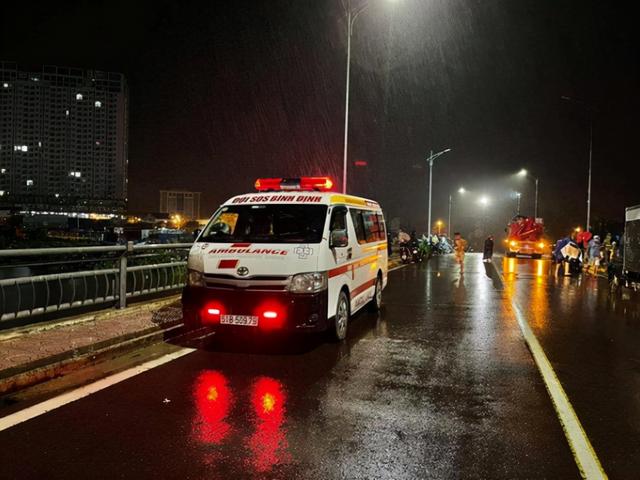 越南一高中女生在雨夜跳河自尽,自杀前究竟发生了什么?