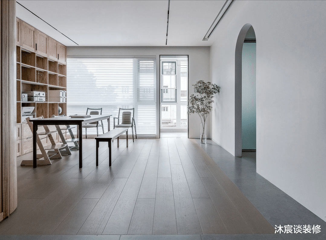 简约干净，是对一个家最高级的赞誉！像她家这样装，确实赏心悦目