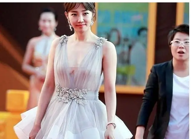 白百何|白百何被称“女版陈冠希”？网友说这几张照片道出了真相！