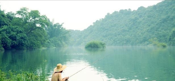 汉江|汉江一水域成天然黑坑，成百上千的钓友蜂拥而至，网友：适当索取