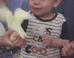 短裙 “好友的新娘是真的漂亮啊，谁敢娶回家去？真有点担心呢！”哈哈哈哈