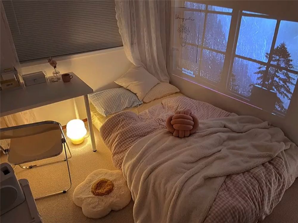 姑娘改造2米宽卧室,将巴掌大的小空间重新设计,变成少女风小窝