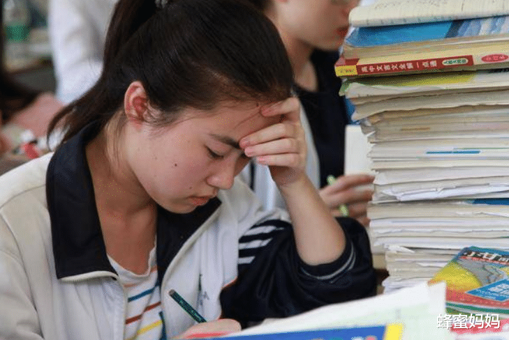 蜂蜜妈妈|初一成绩优异,初二成绩严重下滑,初三还可能逆袭吗?选择更重要