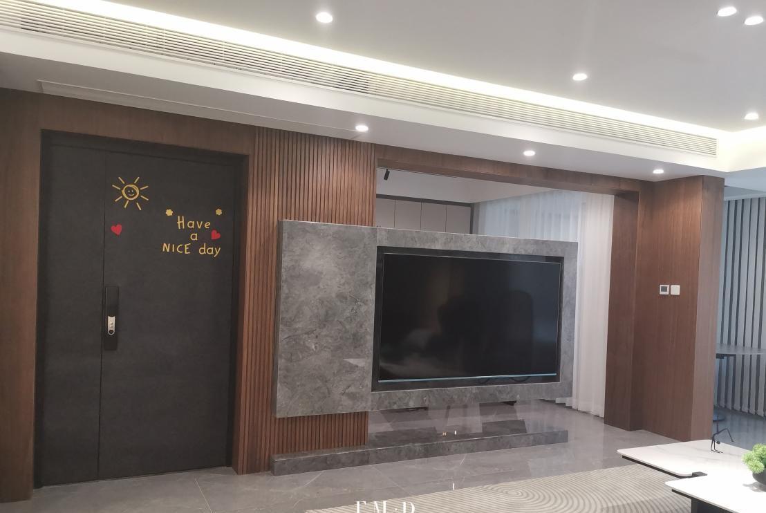 |电视墙砍掉一半,效果出其不意,3个功能丰富多样,任谁看了都夸