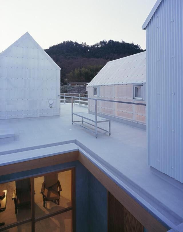 别墅|这个不到80平的小宅，只因为一个巧妙的构思，就变成了下沉式别墅