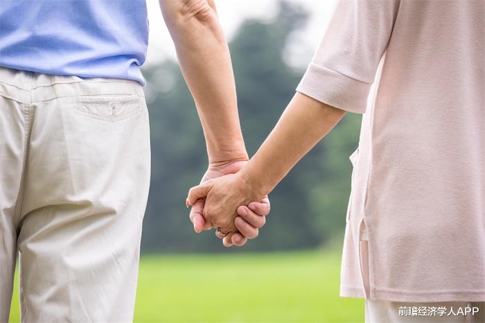 前瞻经济学人APP|研究显示：每周至少两次10分钟的锻炼，有助于预防老年痴呆症