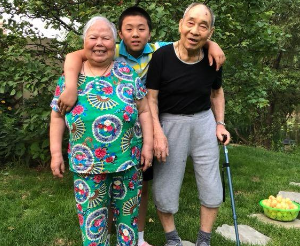 窗帘|邓亚萍晒出自己的豪宅，在院子开辟了菜园，家里吃的蔬菜都自己种