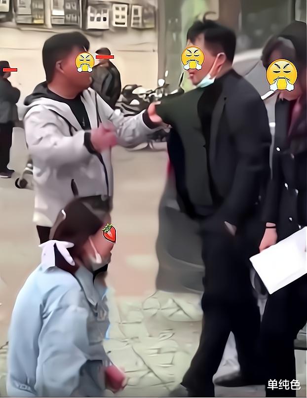 和婶子一起捉奸,叔叔冷漠媳妇求饶,河南男子到底该怎么选