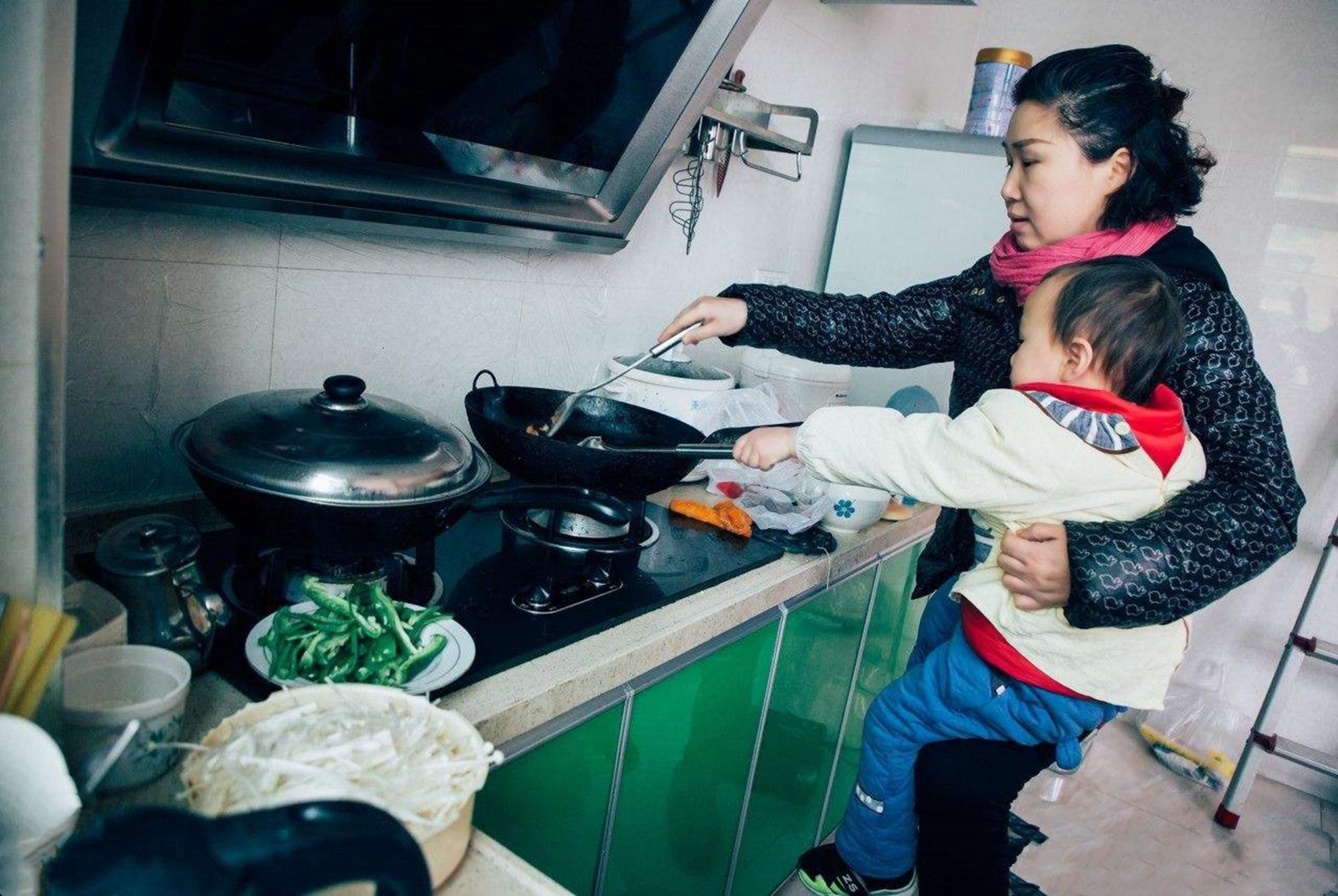 父母育儿观|坐月子条件再艰苦,也要把三方面做妥当,否则女人的后半生会更苦