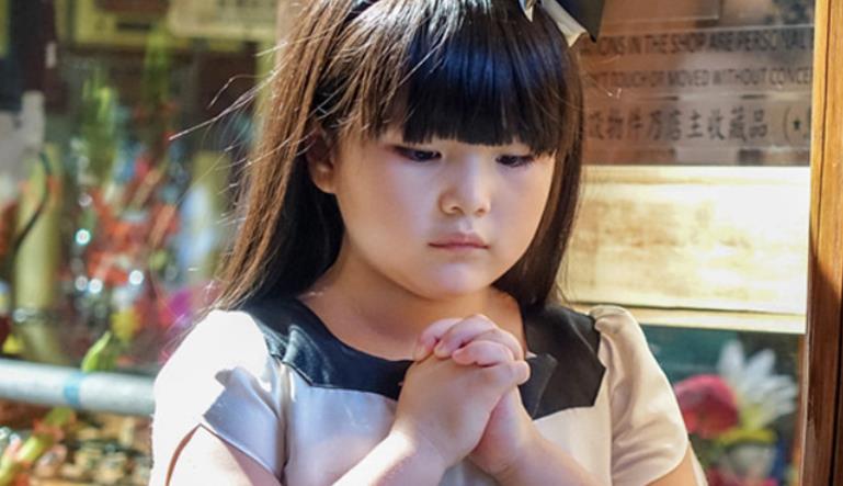 王诗龄|12岁王诗龄出落成名媛，五官标致眉眼似李湘，有多项才艺傍身