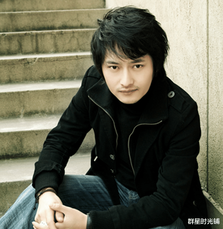 云飞|草根歌手云飞:6登央视春晚,抛妻弃女,只为娶“古典女神”娇妻