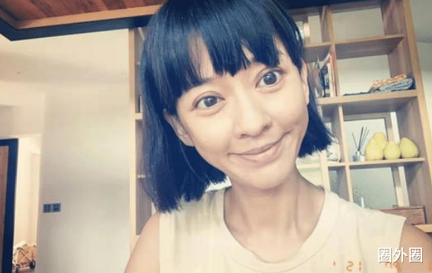 张慧雯|?陈意涵挺9个月孕肚亮相，四肢纤细不见肚子，上下舞台不用人搀扶