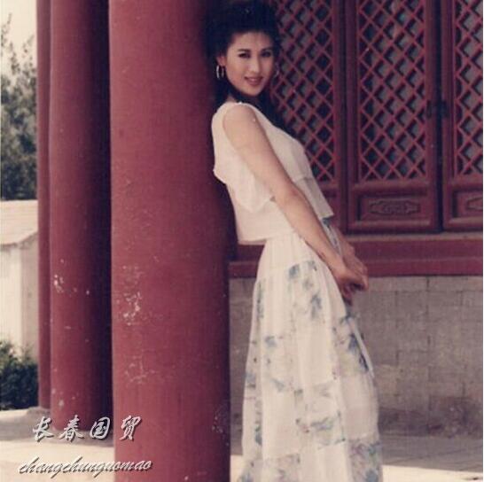 吴红玫|女星郑爽近况曝光：在家中翩翩起舞，肤白貌美性感妩媚